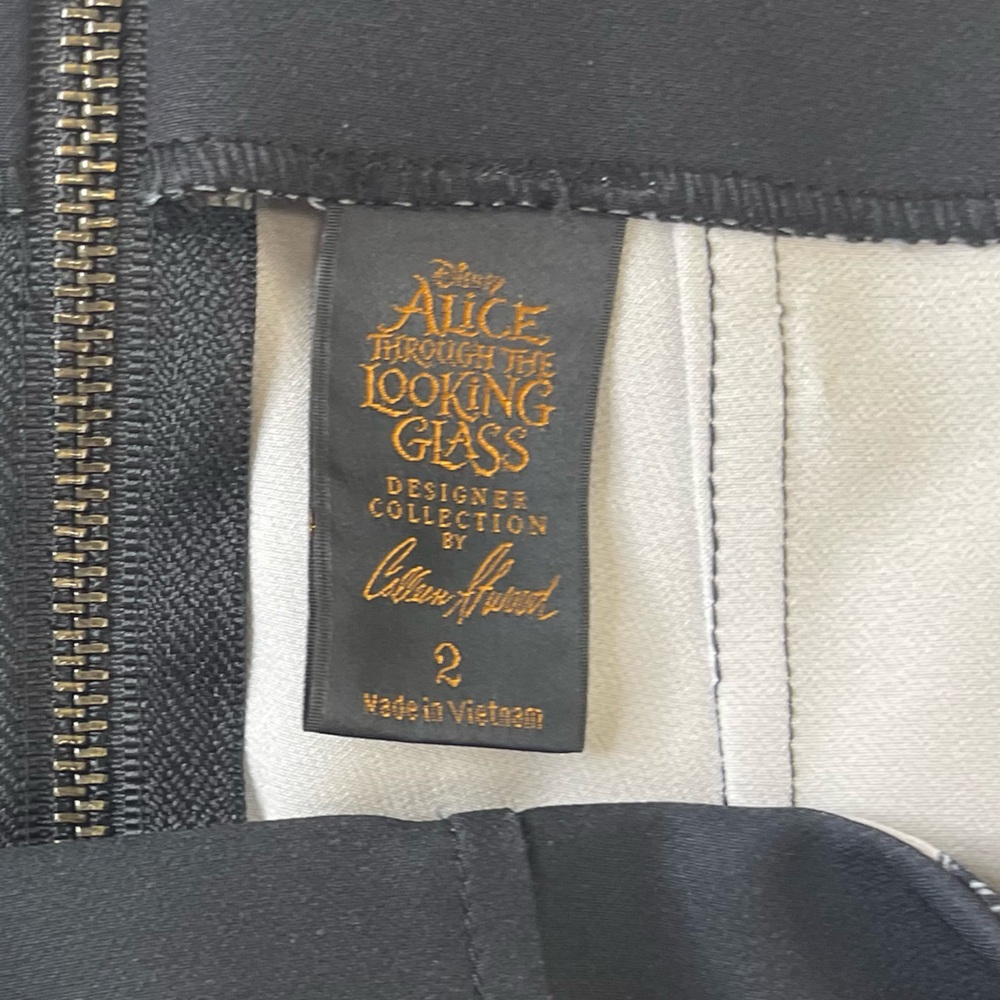 Disney Cheshire Cat Print A-line Black and White Mini Skirt - Size 2 - Picture 8 of 13